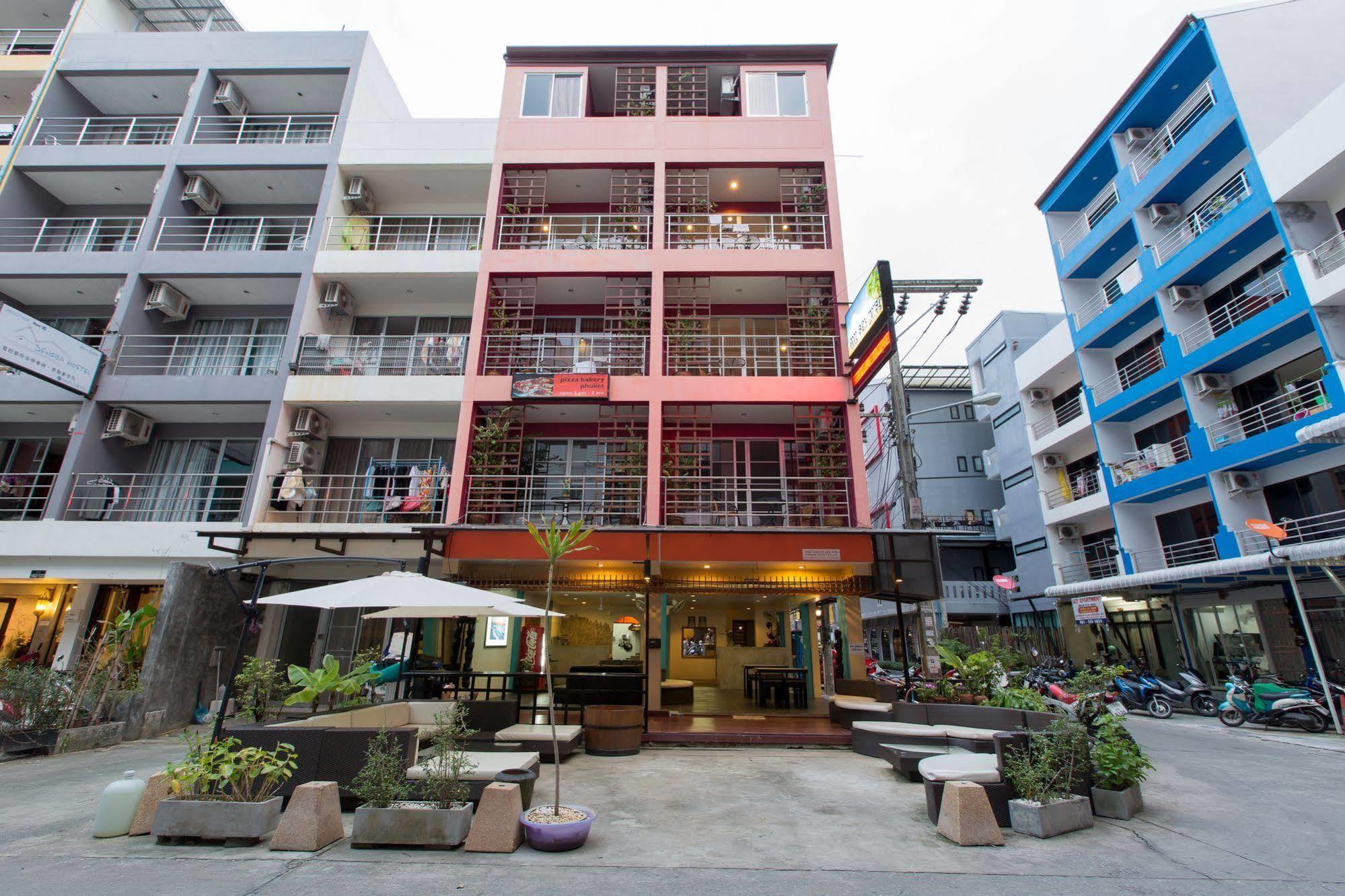 Cool Sea House Hotel Patong Exterior photo